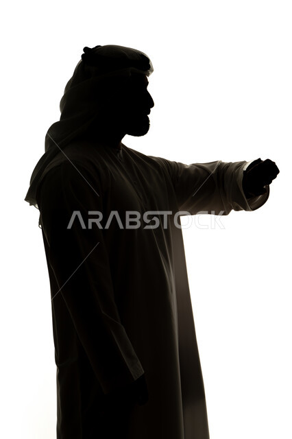 تنظيم وترتيب التوقيت، إدارة الجداول الزمنية، صورة ظلية لرجل عربي خليجي اماراتي يرتدي ساعة اليد ينظر اليها يقوم بمراقبة الوقت ، مشروبات ساخنة ، تحديد مواعيد العمل، خلفية بيضاء
