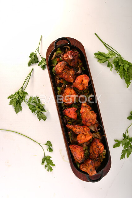 A plate of delicious and delicious grilled chicken meat with grilled vegetables, grilled meal, delicious meals, hot fast food, Arabic food