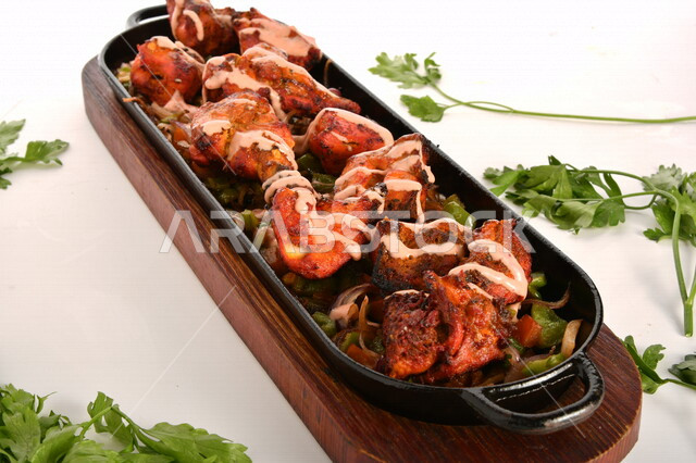A plate of delicious and delicious grilled chicken meat with grilled vegetables, grilled meal, delicious meals, hot fast food, Arabic food