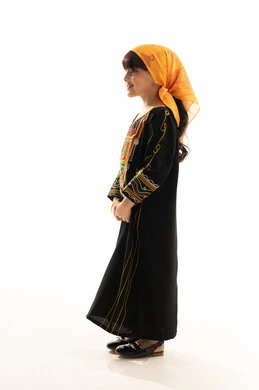 Showing love and loyalty to the homeland, wearing the costumes of the southern region on national occasions, the day of our beginnings in 1727 AD, the anniversary of the founding of the first Saudi state on February 22, a side portrait of a smiling Saudi Arabian Gulf girl wearing a sheila and a sidrah, full-length body, white background Showing love and loyalty to the homeland, wearing the costumes of the southern region on national occasions, the day of our beginnings in 1727 AD, the anniversary of the founding of the first Saudi state on February 22, a side portrait of a smiling Saudi Arabian Gulf girl wearing a sheila and a sidrah, full-length body, white background