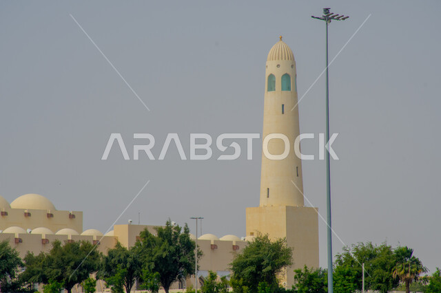 التطور والتقدم العمراني للمنشآت الاسلامية, الفن الهندسي المعماري لبناء المساجد في دولة قطر, مبنى مسجد الإمام عبد الوهاب من الداخل في منطقة الدفنة, معالم سياحية دينية مقدسة, نداء المسلمين لأداء الفرائض والصلوات, اسلاميات وعبادة