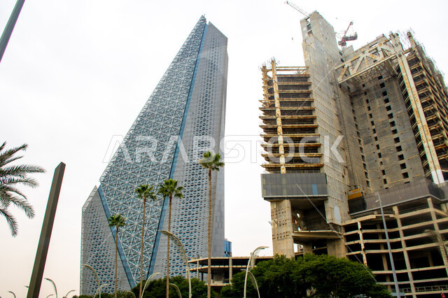 المباني والأبراج المبنية على الطراز الحديث، الفن الهندسي المعماري في إنشاء ناطحات السحاب والفنادق في مدينة الدوحة، النمو والتقدم العمراني على الطراز الحديث للمباني المطلة على كورنيش دولة قطر