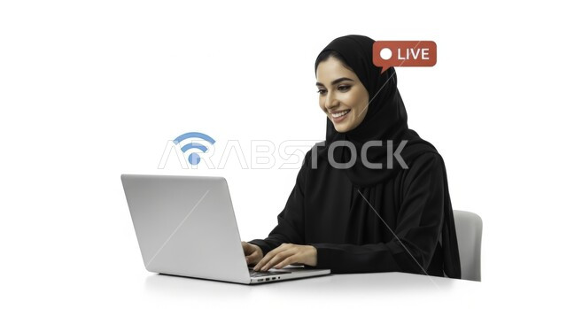  مهنة ووظيفة نسائية مكتبية سعودية، ادارة وانجاز المهام باستخدام جهاز تقني حديث ومتطور, بورتريه مقرب لإمرأة عربية خليجية سعودية مبتسمة ترتدي الحجاب والعباءة تعمل على الحاسوب المحمول، ايماءات وتعابير السرور والسعادة، خلفية بيضاء