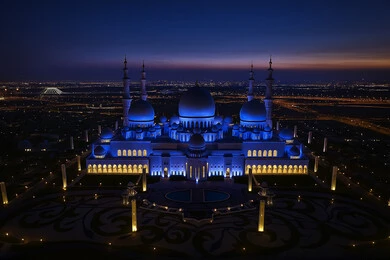 منظر جوي من الأعلى للساحة الخارجية لمسجد الشيخ زايد المضيء في مدينة أبو ظبي في الليل، الفن الهندسي المعماري الإسلامي لمساجد الإمارات، التصاميم المعمارية الاسلامية للأماكن الدينية في الإمارات العربية المتحدة