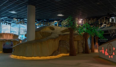 A famous cultural landmark, the interiors of the King Abdulaziz Center for World Culture (Ithra) in Dhahran, Saudi Arabia, feature distinctive interior decorations and architectural designs.