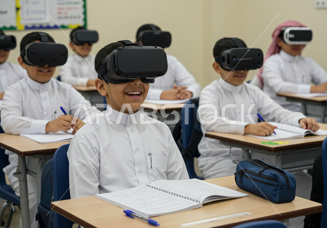 مدارس وأكاديميات متطوره، التحول الرقمي في مدارس المملكة العربية السعودية، التفاعل ومحاكاة العالم الخيالي, دمج التقنيات الالكترونية والأجهزة التكنولوجية في مجال التعليم، مجموعة من الطلاب العرب الخليجيين السعوديين يضعون نظارات الواقع الافتراضي، استخدام تقنية في آر