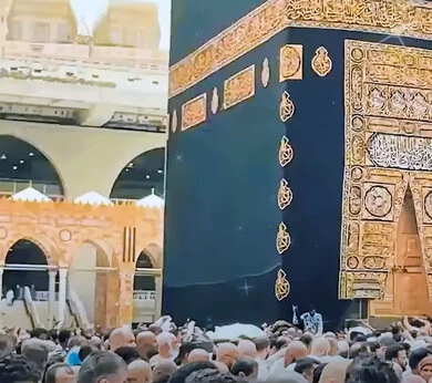 مكان ومعلم ديني مقدس في المملكة العربية السعودية, طواف الحجاج والمعتمرين حول الكعبة المشرفة في المسجد الحرام في مكة المكرمة، مقصد المسلمين من مختلف البلدان، الحرم المكي الشريف مكان ومعلم ديني مقدس في المملكة العربية السعودية, طواف الحجاج والمعتمرين حول الكعبة المشرفة في المسجد الحرام في مكة المكرمة، مقصد المسلمين من مختلف البلدان، الحرم المكي الشريف