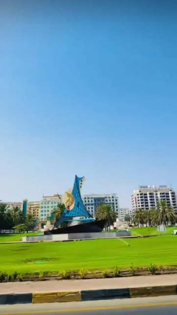 دوار السفارات في مسقط في وقت النهار, أماكن وميادين مشهورة في سلطنة عمان, الفن الهندسي المعماري المتميز للساحات، تحفة عمرانية تتوسط العاصمة العمانية، الاهتمام بالتشجير وزيادة المساحات الخضراء في المدن