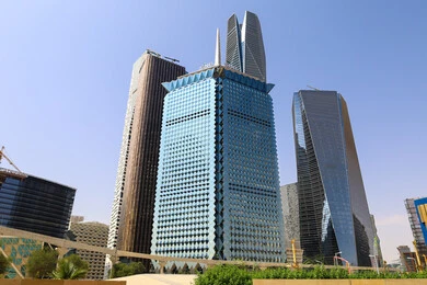 ابراج مركز الملك عبدالله المالي (كافد) في مدينة الرياض في السعودية, تحقيق النهضة الاقتصادية, الشركات الرائدة في الخدمات المصرفية, الوجهة المثالية للمال والأعمال بمعايير عالمية، الفن الهندسي المعماري على الطراز الحديث للمباني التجارية