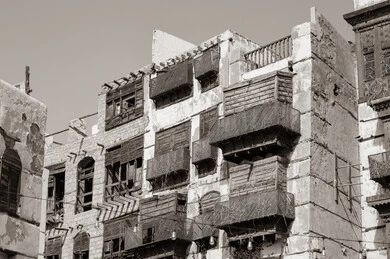 الرواشين القديمه في المدينة التاريخية في جدة، تصميم معماري عربي و إسلامي قديم، البيوت الأثرية في البلد التاريخي في جدة, أماكن سياحية تراثية شعبية في المملكة العربية السعودية، المعالم التاريخية في حي البلد