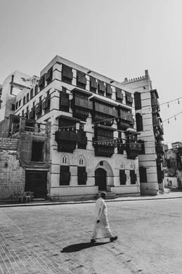 الرواشين القديمه في المدينة التاريخية في جدة، تصميم معماري عربي و إسلامي قديم، البيوت الأثرية في البلد التاريخي في جدة, أماكن سياحية تراثية شعبية في المملكة العربية السعودية، المعالم التاريخية في حي البلد