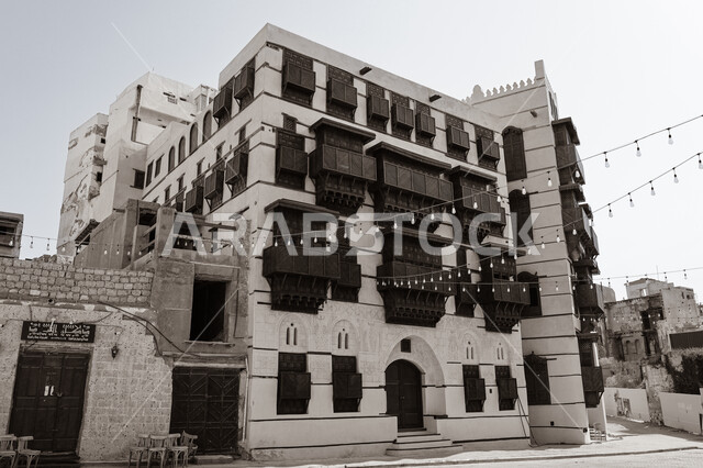 الرواشين القديمه في المدينة التاريخية في جدة، تصميم معماري عربي و إسلامي قديم، البيوت الأثرية في البلد التاريخي في جدة, أماكن سياحية تراثية شعبية في المملكة العربية السعودية، المعالم التاريخية في حي البلد