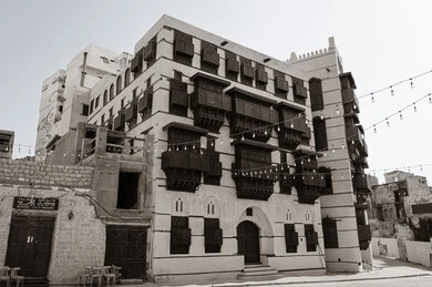 الرواشين القديمه في المدينة التاريخية في جدة، تصميم معماري عربي و إسلامي قديم، البيوت الأثرية في البلد التاريخي في جدة, أماكن سياحية تراثية شعبية في المملكة العربية السعودية، المعالم التاريخية في حي البلد