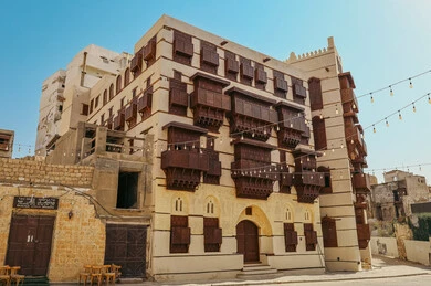 أماكن سياحية تراثية شعبية في المملكة العربية السعودية، المعالم التاريخية في حي البلد، الرواشين القديمه في المدينة التاريخية في جدة،  تصميم معماري عربي و إسلامي قديم، البيوت الأثرية في البلد التاريخي في جدة