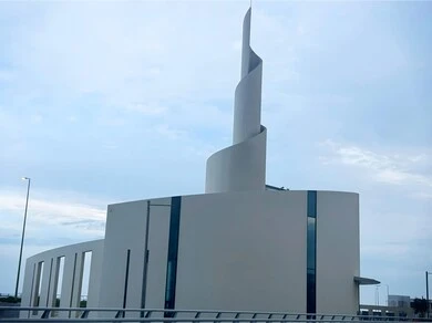 العبادة والتقرب الى الله، أداء فريضة الصلاة، الفن الهندسي المعماري الاسلامي الحديث لمساجد البحرين، أماكن ومعالم إسلامية دينية مقدسة مشهورة، مسجد عدنان بن احمد بن يوسف عبد الملك