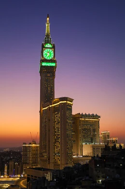 A sacred religious site and landmark in the Kingdom of Saudi Arabia, towers and skyscrapers, the architectural art of the clock tower in Mecca, the progress and urban growth of hotels and buildings overlooking the Grand Mosque, a destination for Muslims from different countries A sacred religious site and landmark in the Kingdom of Saudi Arabia, towers and skyscrapers, the architectural art of the clock tower in Mecca, the progress and urban growth of hotels and buildings overlooking the Grand Mosque, a destination for Muslims from different countries