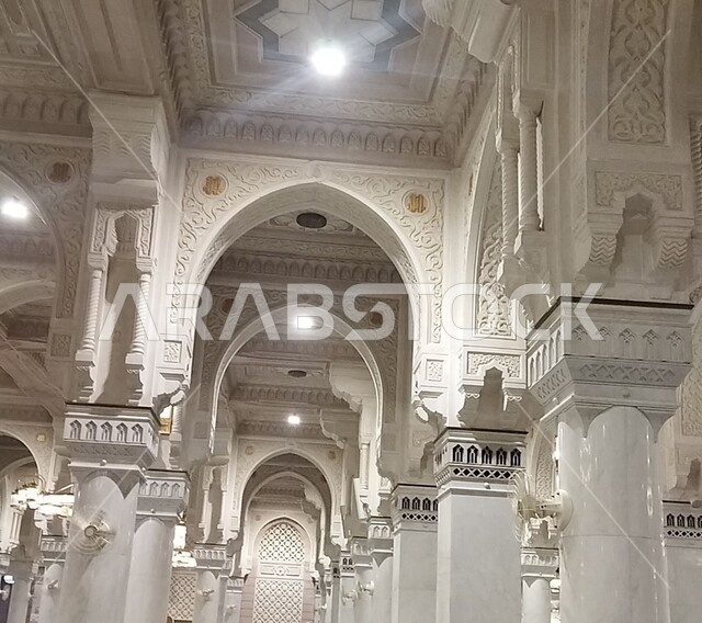  الفن الهندسي المعماري الداخلي للمساجد على الطراز الإسلامي, الديكورات والنجف للحجرة النبوية الشريفة داخل المسجد النبوي الشريف, العبادة والتقرب الى الله، معلم ديني اسلامي مقدس في المملكة العربية السعودية