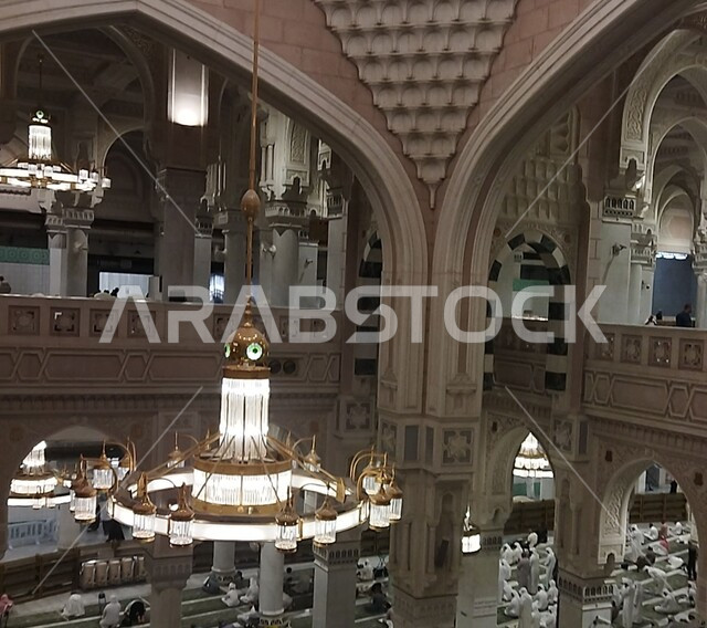  الديكورات والنجف للحجرة النبوية الشريفة داخل المسجد النبوي الشريف، العبادة والتقرب الى الله، معلم ديني اسلامي مقدس في المملكة العربية السعودية، الفن الهندسي المعماري الداخلي للمساجد على الطراز الإسلامي
