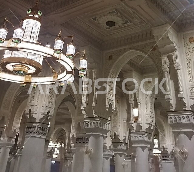  الديكورات والنجف للحجرة النبوية الشريفة داخل المسجد النبوي الشريف، العبادة والتقرب الى الله، معلم ديني اسلامي مقدس في المملكة العربية السعودية، الفن الهندسي المعماري الداخلي للمساجد على الطراز الإسلامي