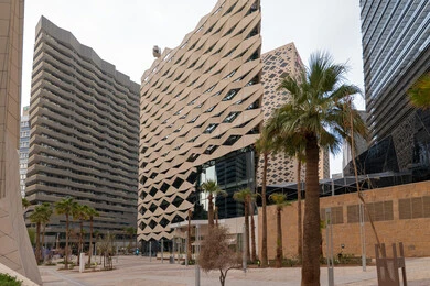  ابراج مركز الملك عبدالله المالي (كافد) في مدينة الرياض في النهار, تحقيق النهضة الاقتصادية, الشركات الرائدة في الخدمات المصرفية، الوجهة المثالية للمال والأعمال في المملكة العربية السعودية، الفن الهندسي المعماري على الطراز الحديث للمباني التجارية