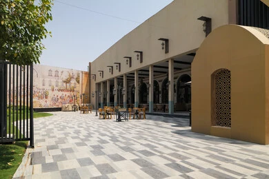 مركز الملك عبدالله المالي (كافد) في مدينة الرياض في النهار, تحقيق النهضة الاقتصادية, الشركات الرائدة في الخدمات المصرفية، الوجهة المثالية للمال والأعمال في المملكة العربية السعودية، الفن الهندسي المعماري على الطراز الحديث للمباني التجارية