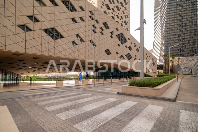 مركز الملك عبدالله المالي (كافد) في مدينة الرياض في النهار, تحقيق النهضة الاقتصادية, الشركات الرائدة في الخدمات المصرفية، الوجهة المثالية للمال والأعمال في المملكة العربية السعودية، الفن الهندسي المعماري على الطراز الحديث للمباني التجارية