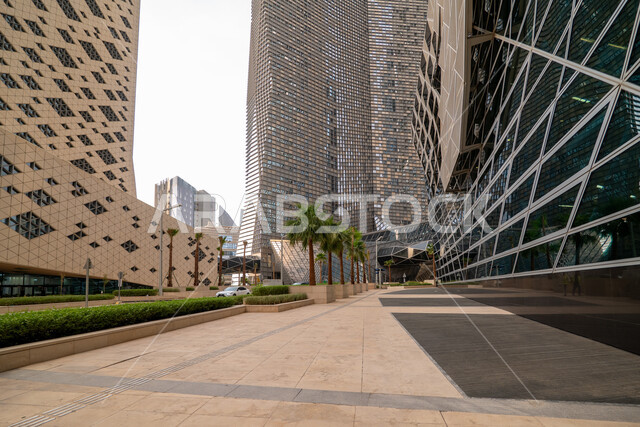 Achieving economic renaissance, leading companies in banking services, the ideal destination for finance and business in the Kingdom of Saudi Arabia, modern architectural art for commercial buildings, King Abdullah Financial District (KAFD) in Riyadh during the day