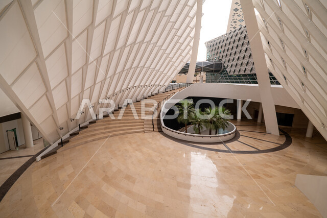 مركز الملك عبدالله المالي (كافد) في مدينة الرياض في النهار, تحقيق النهضة الاقتصادية, الشركات الرائدة في الخدمات المصرفية، الوجهة المثالية للمال والأعمال في المملكة العربية السعودية، الفن الهندسي المعماري على الطراز الحديث للمباني التجارية