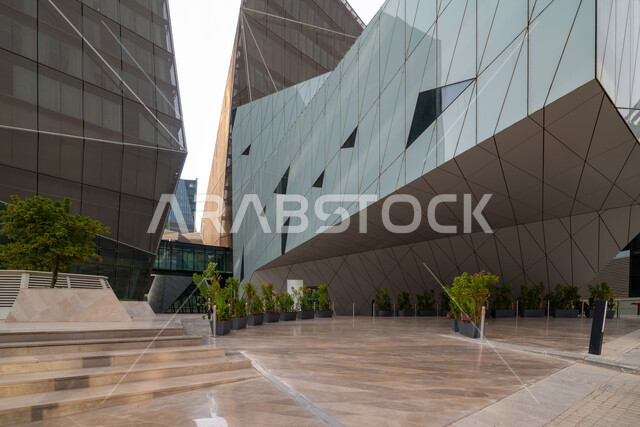  الفن الهندسي المعماري على الطراز الحديث للمباني التجارية، ابراج مركز الملك عبدالله المالي (كافد) في مدينة الرياض في النهار, تحقيق النهضة الاقتصادية, الشركات الرائدة في الخدمات المصرفية، الوجهة المثالية للمال والأعمال في المملكة العربية السعودية