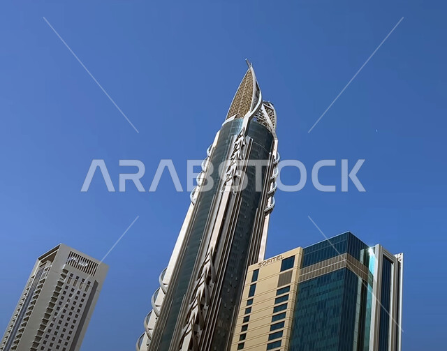 برج الحكيم في شارع الشيخ زايد مدينة دبي, الفن الهندسي المعماري للأبراج وناطحات السحاب, جذب واستقطاب السياح من انحاء العالم, النمو والتطور العمراني للمنشآت التجارية، الواجهة السياحية في الامارات العربية المتحدة
