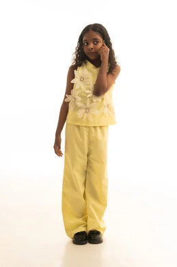 Contemplation, thinking, daydreaming, and planning for the future, a portrait of a Saudi Arabian Gulf girl raising her hands in gestures of confusion, expressions of questioning and lack of knowledge, finding a solution to a problem, deep reflection and focus, white background.