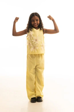 Contemplation, thinking, daydreaming, and planning for the future, a portrait of a Saudi Arabian Gulf girl raising her hands in gestures of confusion, expressions of questioning and lack of knowledge, finding a solution to a problem, deep reflection and focus, white background.