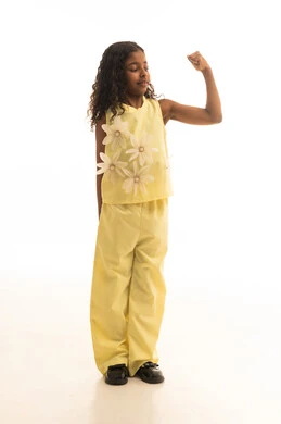 Contemplation, thinking, daydreaming, and planning for the future, a portrait of a Saudi Arabian Gulf girl raising her hands in gestures of confusion, expressions of questioning and lack of knowledge, finding a solution to a problem, deep reflection and focus, white background.