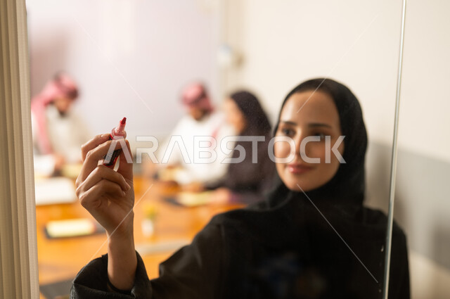 اسلوب الكتابة في الاجتماعات، القبول والموافقة بين الشركات، تطوير العمل وحل المشكلات،  دمج جهاز تقني حديث مع العمل، دراسة وتحليل المشاريع الجديدة، تبادل الخبرات والافكار، ورش عمل وتدريب، اجراء اجتماع لفريق عمل عرب خليجيين سعوديين داخل مقر الشركة