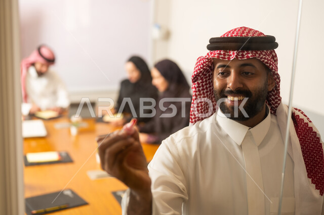 توثيق المعلومات بالكتابة في الاجتماعات، القبول والموافقة بين الشركات، تطوير العمل وحل المشكلات،  دمج جهاز تقني حديث مع العمل، دراسة وتحليل المشاريع الجديدة، تبادل الخبرات والافكار، ورش عمل وتدريب، اجراء اجتماع لفريق عمل عرب خليجيين سعوديين داخل مقر الشركة