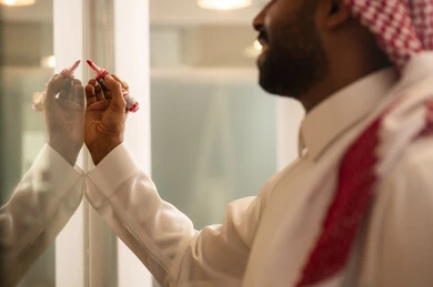 مهارة الكتابة في الاجتماعات، القبول والموافقة بين الشركات، تطوير العمل وحل المشكلات،  دمج جهاز تقني حديث مع العمل، دراسة وتحليل المشاريع الجديدة، تبادل الخبرات والافكار، ورش عمل وتدريب، اجراء اجتماع لفريق عمل عرب خليجيين سعوديين داخل مقر الشركة