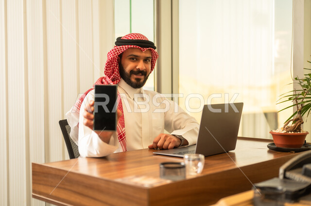 س