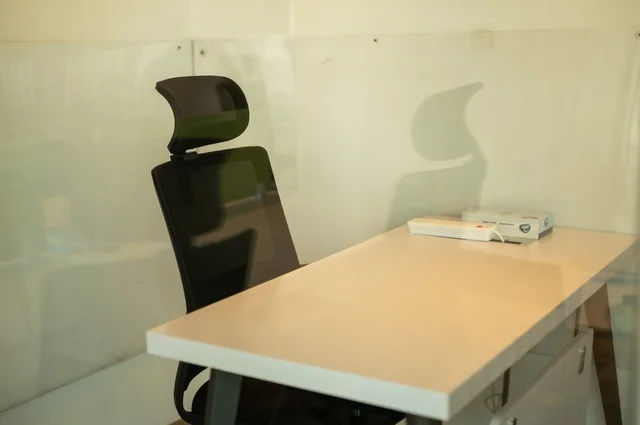 مكتب بديكور راقي على الطراز الحديث, الديكورات العصرية الفاخرة، تصاميم حديثة لمكاتب الشركات في المملكة العربية السعودية، التصميم الداخلي الأنيق, تجهيزات مكتبية مع أثاث مكتبي مريح مكتب بديكور راقي على الطراز الحديث, الديكورات العصرية الفاخرة، تصاميم حديثة لمكاتب الشركات في المملكة العربية السعودية، التصميم الداخلي الأنيق, تجهيزات مكتبية مع أثاث مكتبي مريح