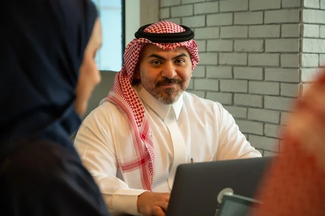 Exchange of experiences and ideas, studying and analyzing new projects, using modern technical devices, unity and teamwork, developing work and solving problems, holding a meeting for a team of Saudi Gulf Arab workers within the company premises, workshops and training, a Saudi office profession and job.