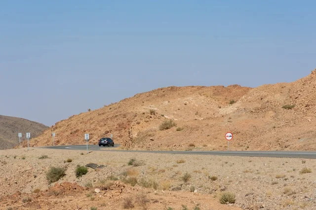 التضاريس والتكوينات الصخريه في الصحاري , التكوينات والتشكيلات الصخرية في المملكة العربية السعودية ، الاستمتاع بالمناظر الطبيعية الجبلية الصحراوية