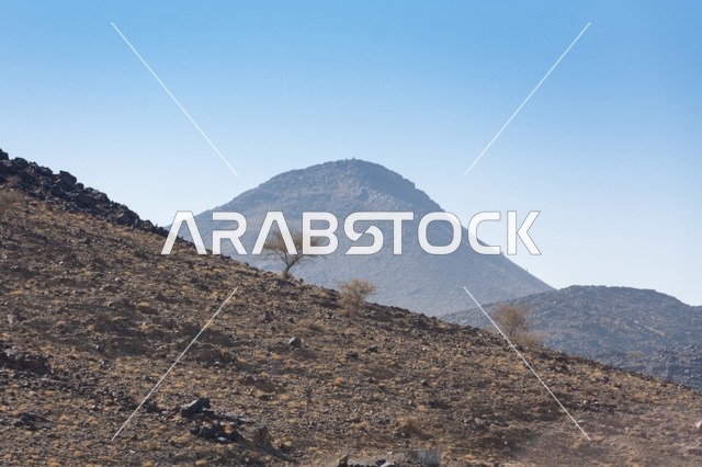الاستمتاع بالمناظر الطبيعية الجبلية الصحراوية ،  التكوينات والتشكيلات الصخرية في المملكة العربية السعودية ، التضاريس والتكوينات الصخريه في الصحاري