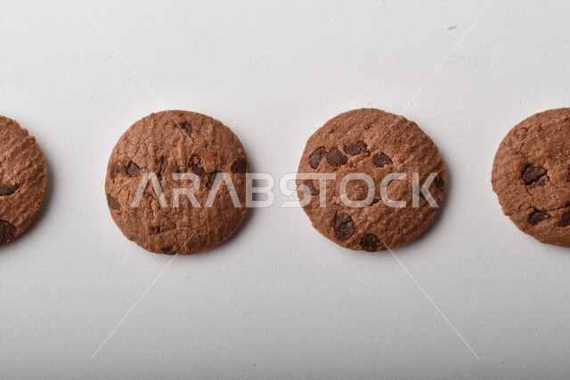  الكوكيز المقرمشه بقطع الشوكولاته الداكنه، رقاقات البسكويت الهش، بسكويت بالشوكولاته