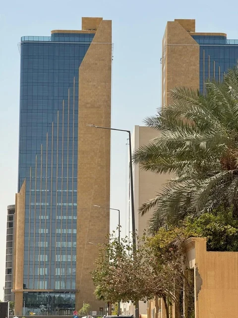 The landmarks and archaeological sites in the Kingdom of Saudi Arabia, the streets and alleys in the historic city of Jeddah, the traditional houses and buildings in the Riyadh neighborhood, the distinguished architectural engineering art.