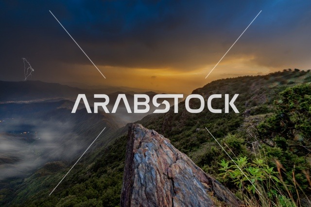 غروب الشمس في كورنيش جدة ، صورة لجمال الطبيعة في المملكة العربية السعودية ،جمال الطبيعة الخلابة على ساحل مدينة جدة ، معالم السياحة في المملكة العربية السعودية