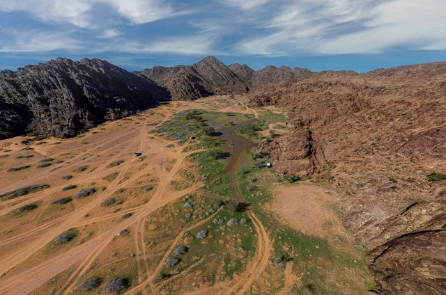 جمال الطبيعة الخلابة على ساحل مدينة جدة ، صورة لجمال الطبيعة في المملكة العربية السعودية ،شروق الشمس في كورنيش جدة ، معالم السياحة في المملكة العربية السعودية