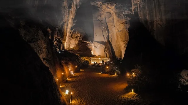 أخاديد الجبال الساحرة، صورة لجمال الطبيعة في المملكة العربية السعودية ،غروب الشمس في كورنيش جدة ، جمال الطبيعة الخلابة على ساحل مدينة جدة ، معالم السياحة في المملكة العربية السعودية