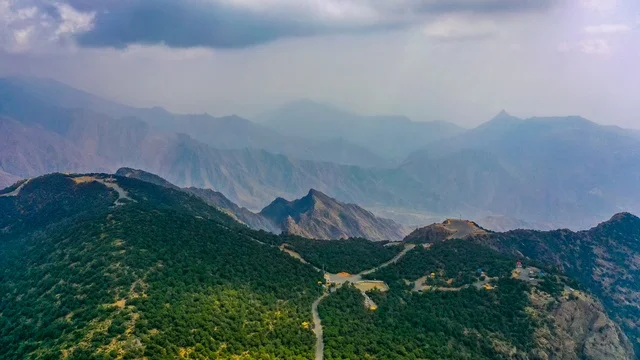 منظر رائع وخلاب في سماء السعودية، صورة لجمال الطبيعة في المملكة العربية السعودية ،غروب الشمس في كورنيش جدة ، جمال الطبيعة الخلابة على ساحل مدينة جدة ، معالم السياحة في المملكة العربية السعودية