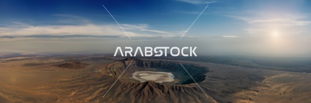 الجبال والمرتفعات الصخرية الطبيعية، فوهة الوعبة ( مقلع طمية ) في مدينة الطائف، معالم تاريخية أثرية، الحمم البركانية على منحدر فوهة الوعبة، السياحية في المملكة العربية السعودية