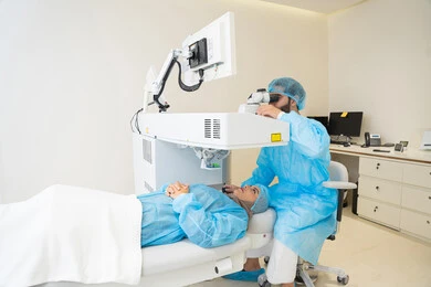 Gestures of integration and interaction, laser vision correction procedure, eliminating problems of poor vision and nearsightedness, restoring clear vision without the need for glasses, healthy eyes and more accurate vision, a Saudi Arabian Gulf woman wearing a hijab in sterile official attire, a Saudi doctor preparing to perform LASIK surgery inside medical centers, attention to eye care and vision improvement.