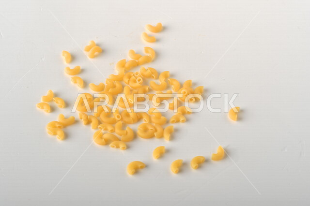 قطع المعكرونه الجافه المتناثره, حبيبات الباستا الشهيه, مكرونه جافه منثوره, وجبات خفيفه